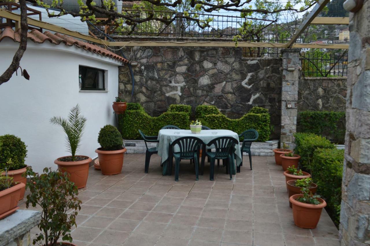 Vila Ss Kekezi Villa Gjirokastër Dış mekan fotoğraf