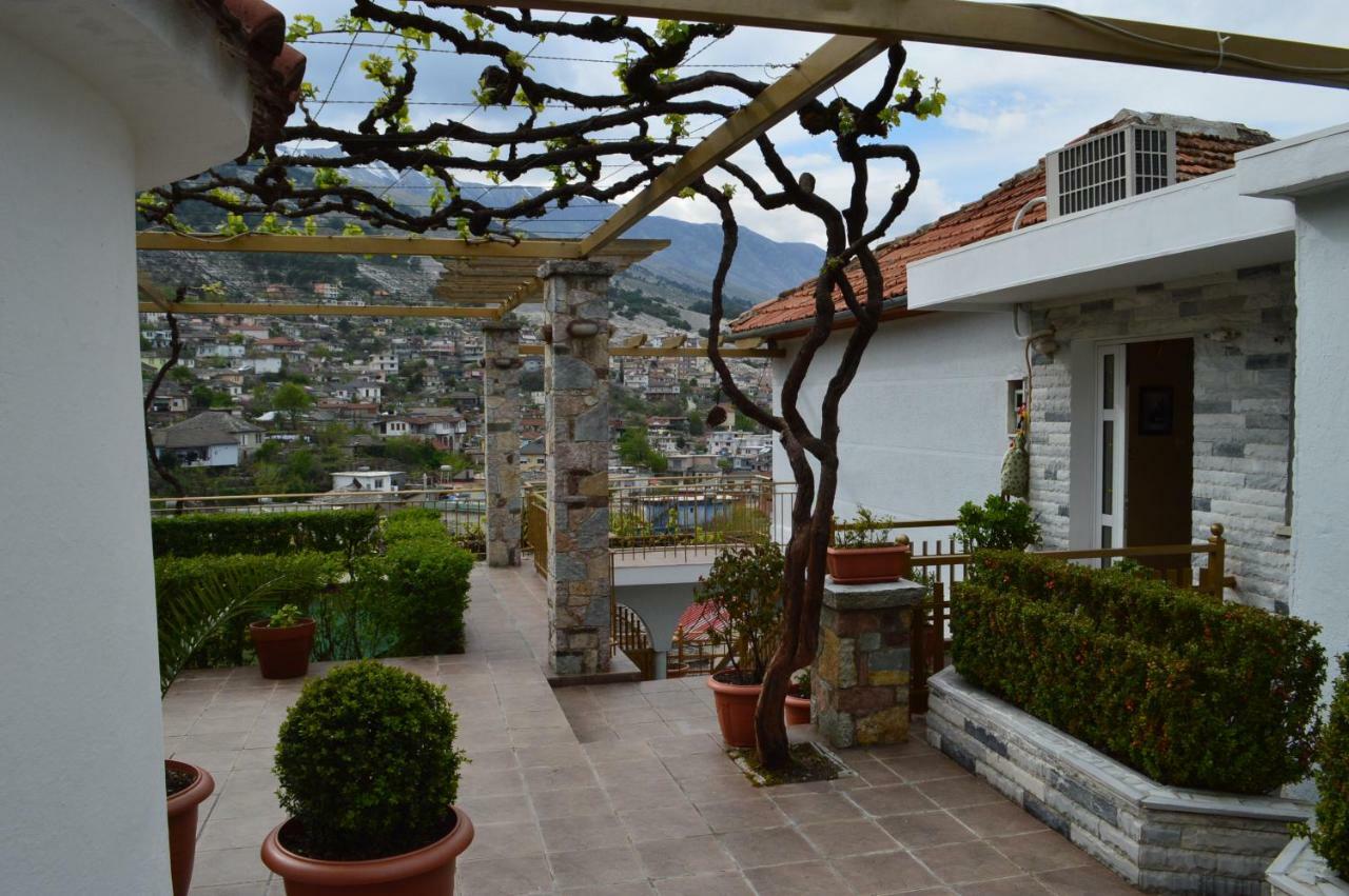 Vila Ss Kekezi Villa Gjirokastër Dış mekan fotoğraf